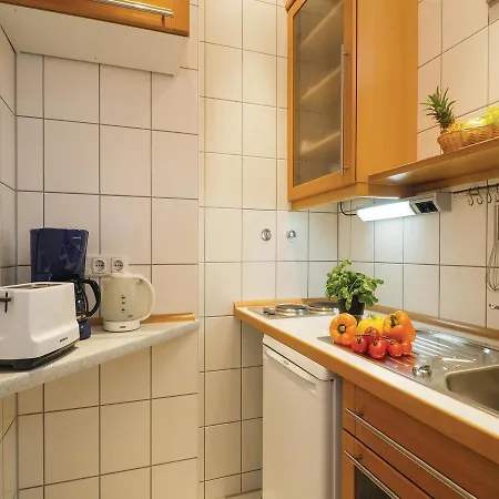 One-bedroom In Apartment *